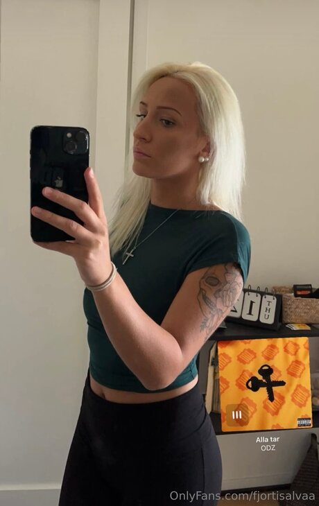 Fjortisalvaa nude pornstar archive