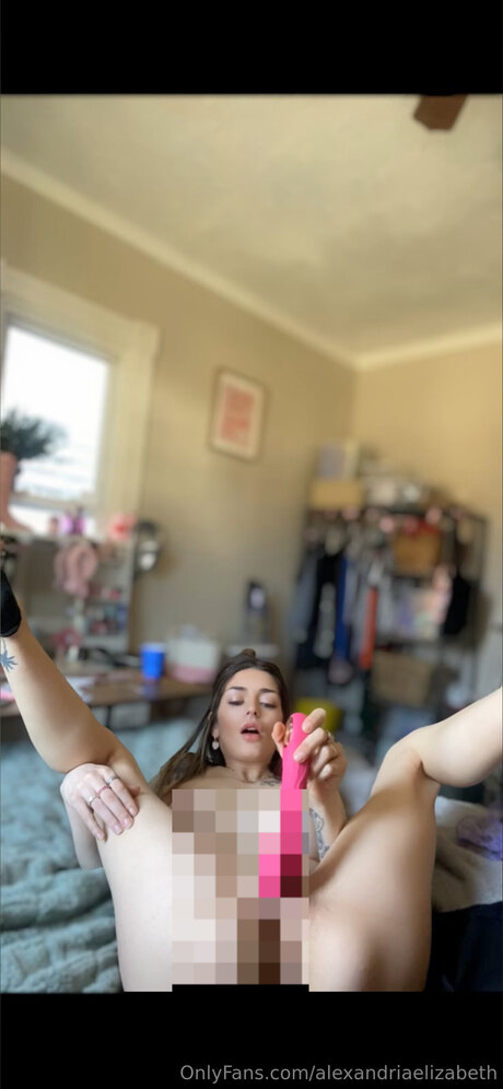 Alexandriaelizabeth star sexy img