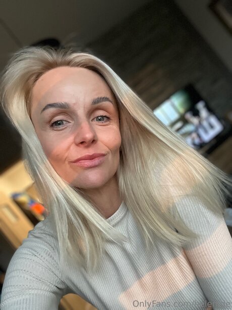 Helen De star nude galleries