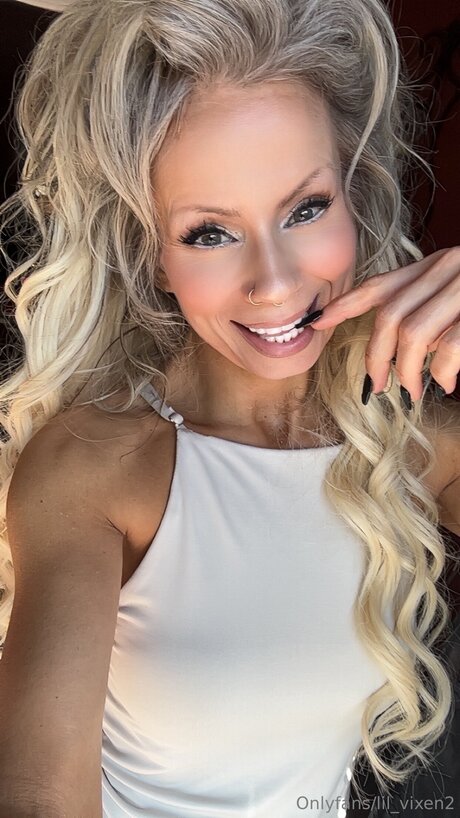 Lil Vixen2 star exclusive picture