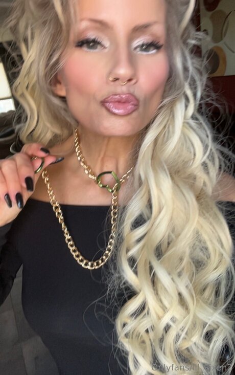 Lil Vixen2 top model pic