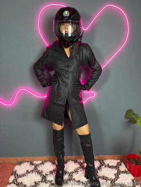 Reinatuyacamila exclusive model archive