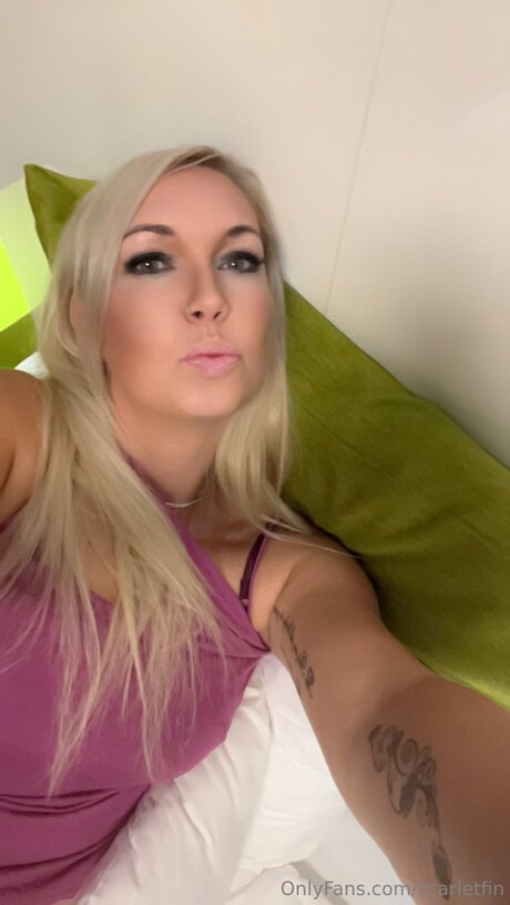 Scarletfin model pretty archive