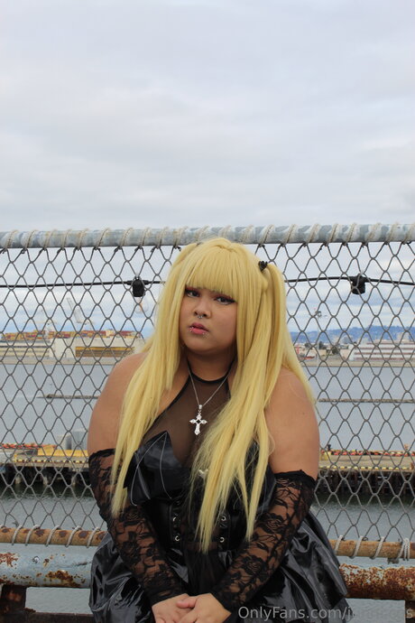 J Junni I sex model picture