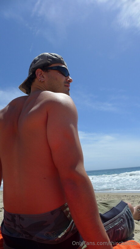 Thiccboirob nude model pics