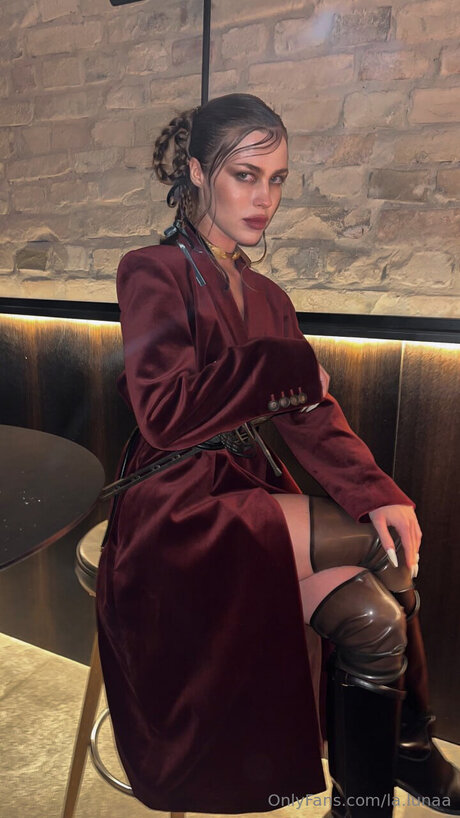 La Lunaa erotic star photos