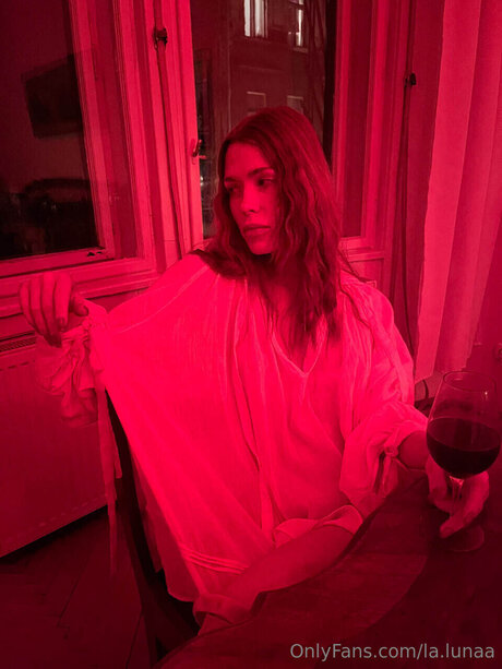 La Lunaa star high quality gallery