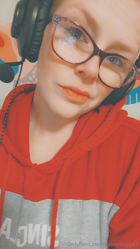 Poisonivy042 erotic actress archive