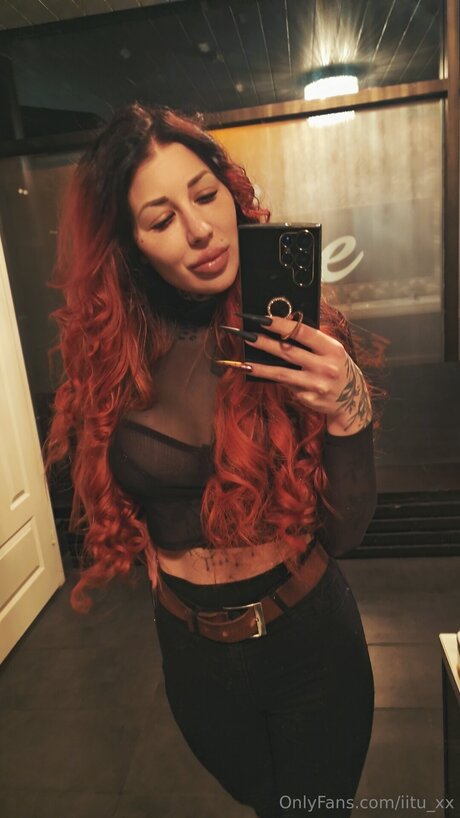 Iitu Xx sexy model pic