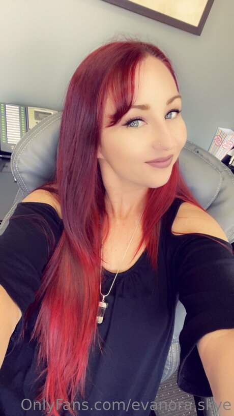 Evanora Skye perfect star photos