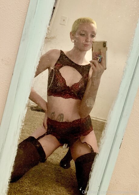 Freshkiiwii Free high quality actress archive