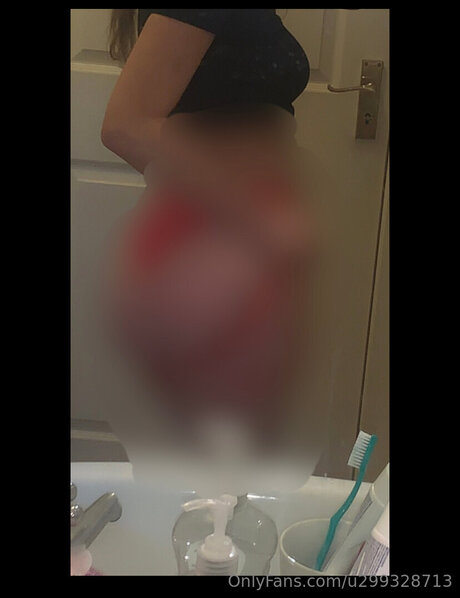 U299328713 model nudes photo