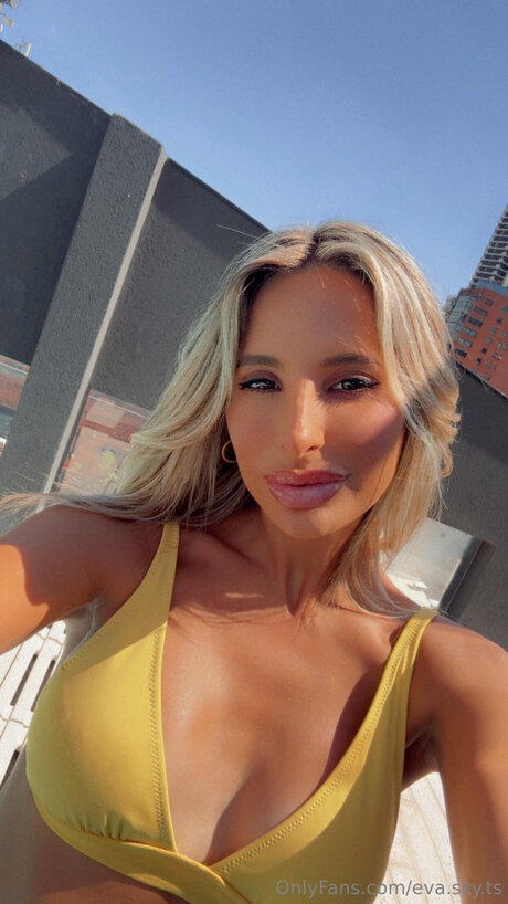 Eva Sky Ts best model photo