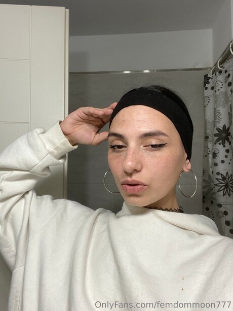 Baddieluna777 pornographic star pics