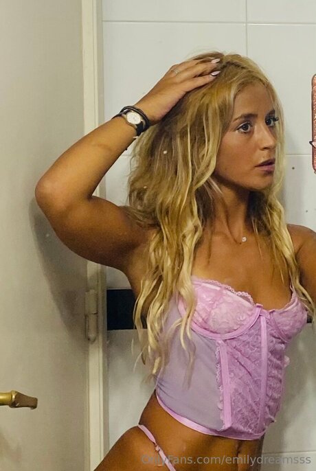 Emilydreamsss perfect actress images