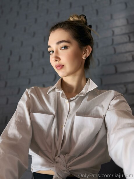 Liaju Dm top star picture