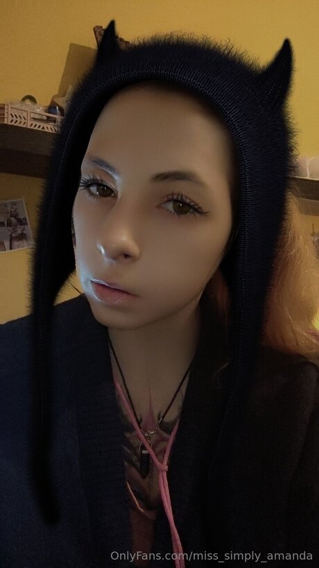 Miss Simply Amanda xxx actress gallery