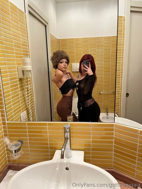 Gottaluvgaia xxx model photo