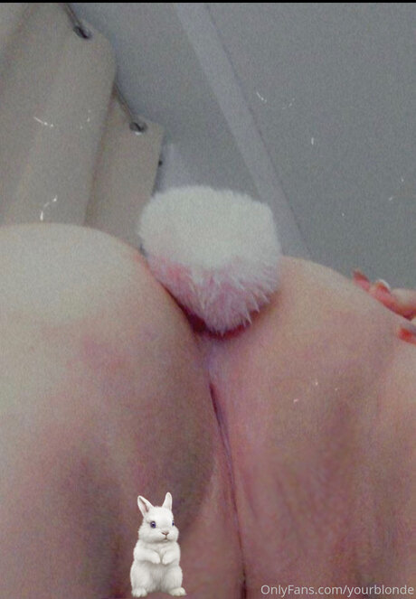 Yourblonde sex model pictures