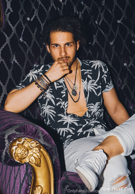 Curly Brown Hairdude sexy model photo