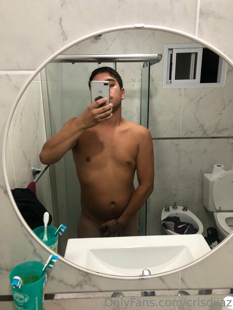 Crisdiiaz pretty pornstar img