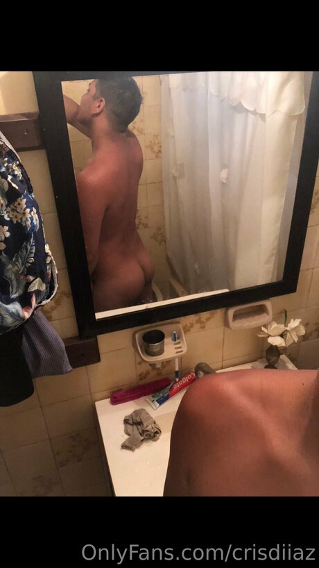 Crisdiiaz star erotic photos