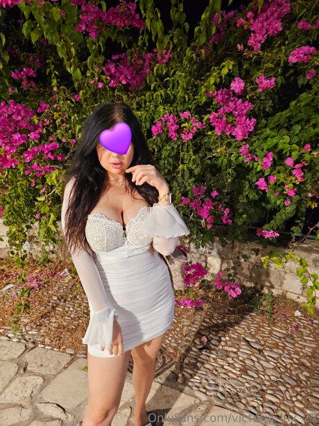 Victoria Lux 22 model erotic pic