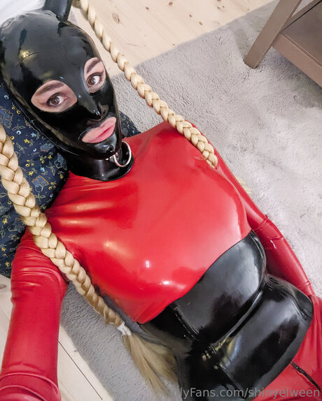 Shinyelween beautiful pornstar pictures