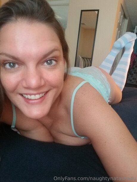 Naughtynatasha4u pretty model pics