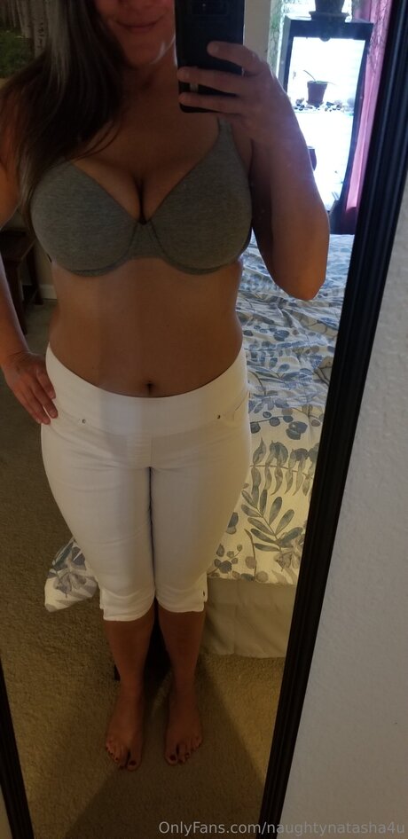 Naughtynatasha4u hot model picture