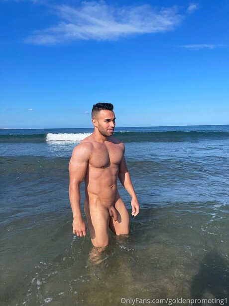 Goldenpromoting1 model erotic photos