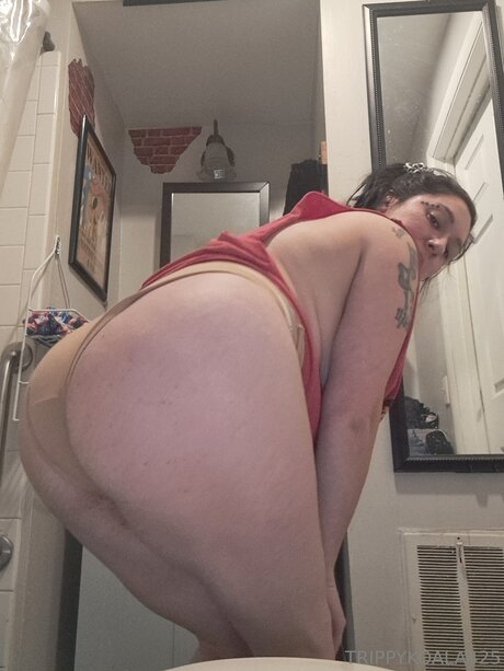 Trippykoala425 star naked pic