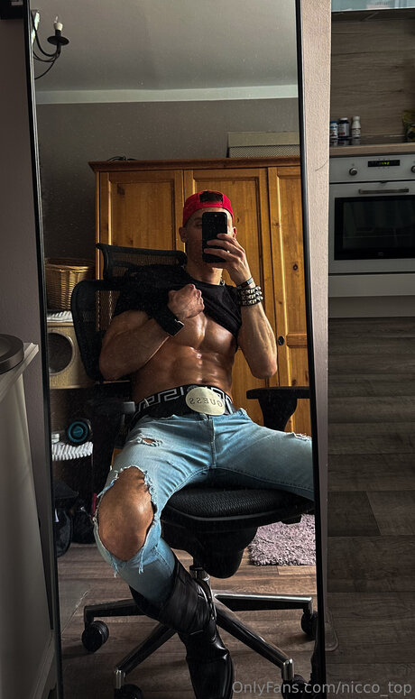 Nicco Top model hot image