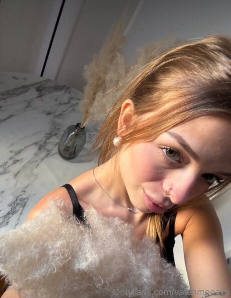 Valenmonaco porn model photos