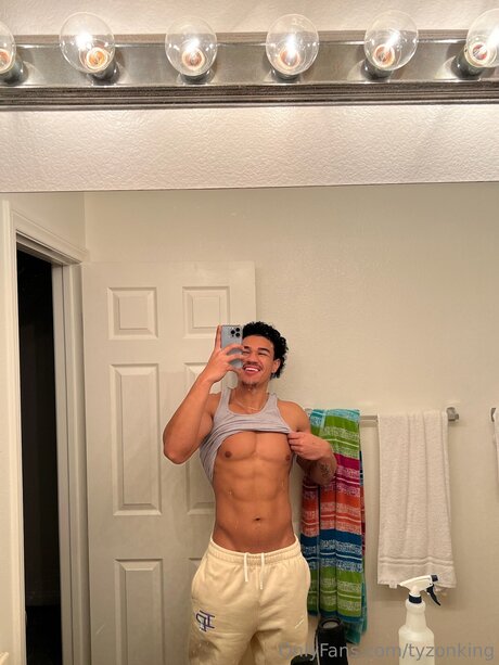 Tyzonking porn actress gallery