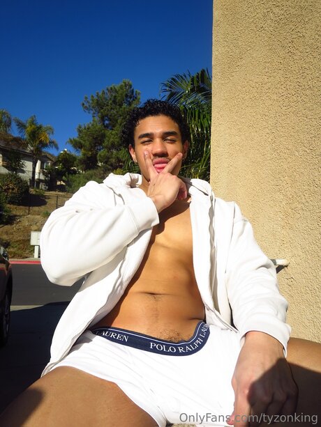 Tyzonking model exclusive photo