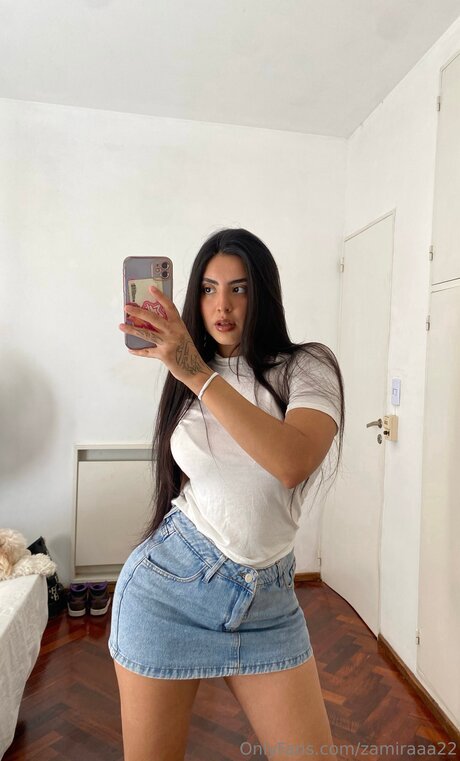 Zamiraaa22 pornstar adult photos