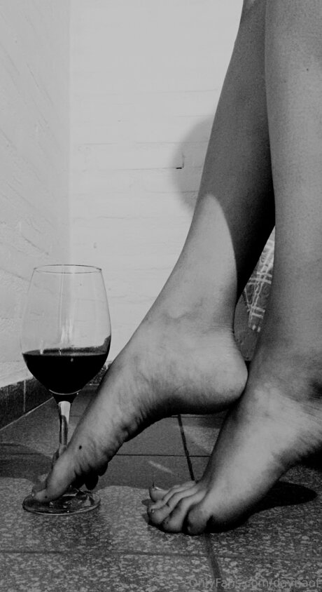 Daynaof sexy actress pictures