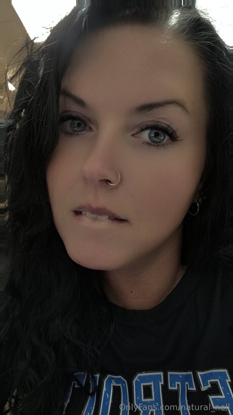 Natural Nell xxx pornstar pictures