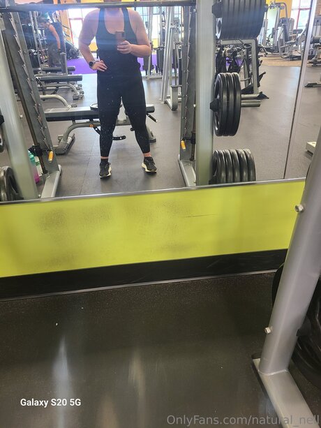 Natural Nell adult actress gallery