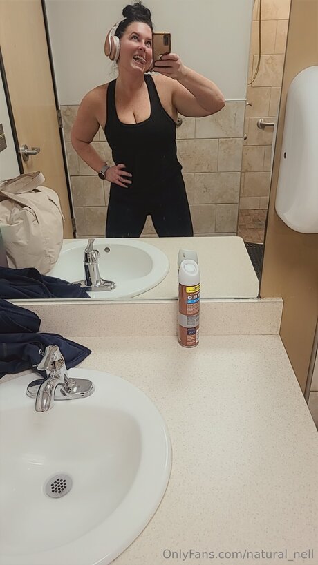 Natural Nell free star img