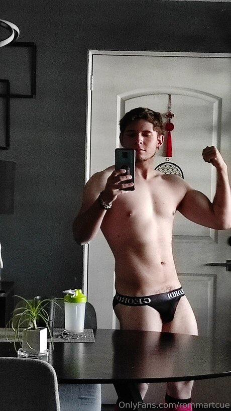 Rommartcue pretty model photos