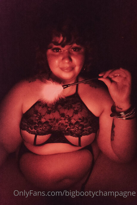 Bigbootychampagne erotic star picture