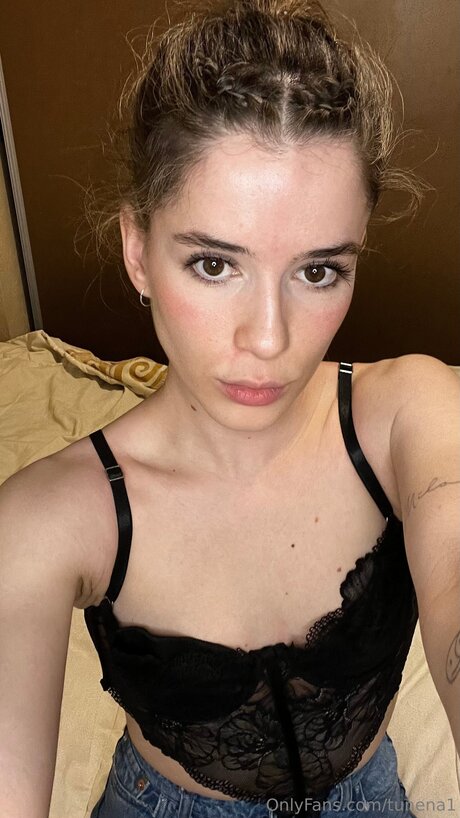 Tunena1 pornstar xxx photo