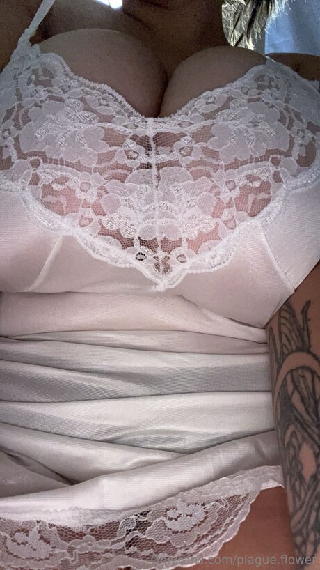 Plague Flower model nude picture