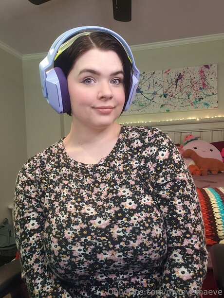 Mylovemaeve pornstar adult photo