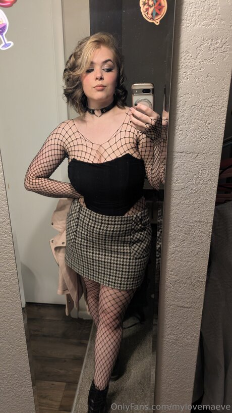 Mylovemaeve xxx star photos