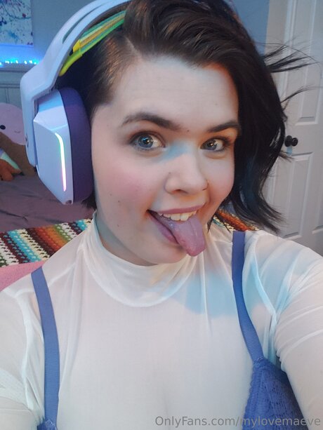 Mylovemaeve adult model pictures