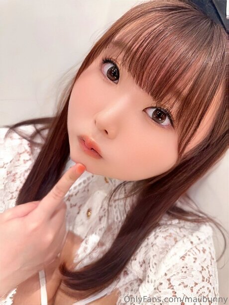 Maiibunny model exclusive picture