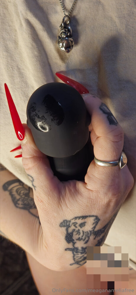 Meaganameliafree beautiful actress image